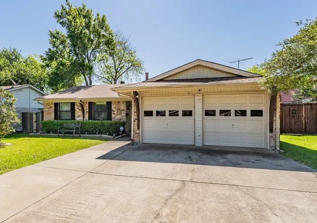 Photo 3 of Single family home for sale at 808 Intervale Dr, Garland, TX 75043 | MLS# 21217899 | Listing updated on 2026-08-21