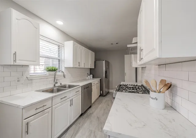 Photo 3 of Single family home for sale at 808 Intervale Dr, Garland, TX 75043 | MLS# 21217899 | Listing updated on 2026-08-21