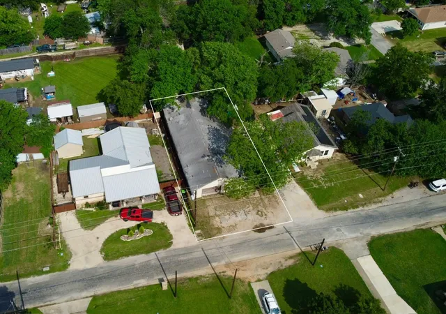 Homes for sale in Pilot Point, TX | 417 S Prairie St, Pilot Point, TX 76258 | MLS# 21217915