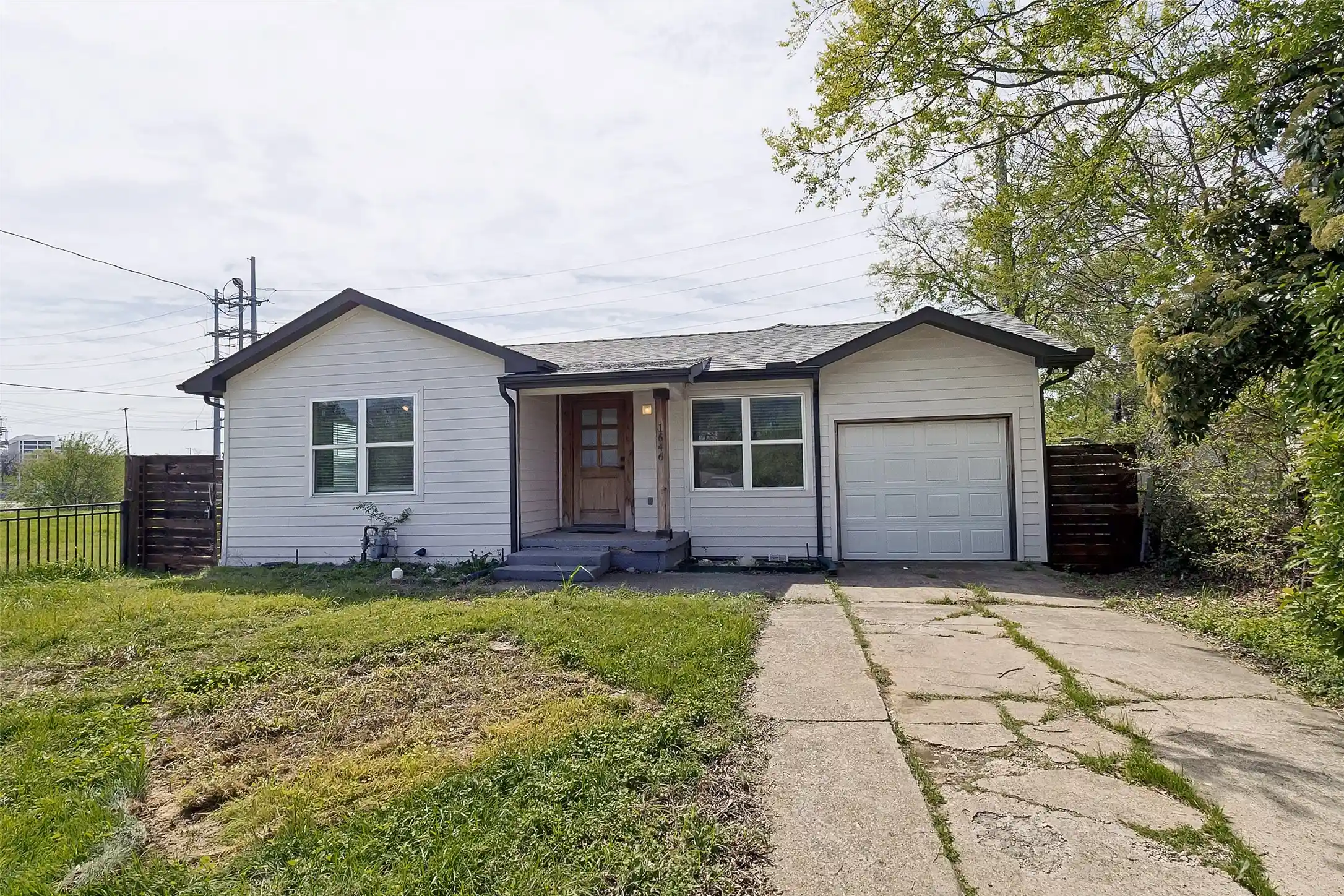 Single family home for sale at 1646 Briarcliff Rd, Dallas, TX 75235 | MLS# 21217623