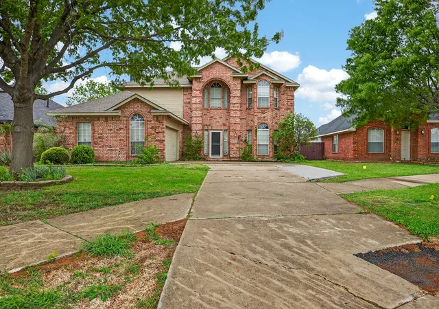 Photo 1 of Sale Pending at 2233 San Simeon Dr, Mesquite, TX 75181 | MLS# 21218036 | Listing updated on 2026-08-21