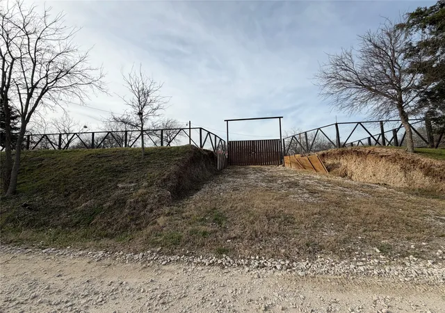 Photo 2 of Single family home for sale at 2552 Nw 1090 Rd, Corsicana, TX 75110 | MLS# 21217248 | Listing updated on 2026-08-20