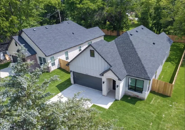 Photo 2 of Single family home for sale at 205 Grayson St, Leonard, TX 75452 | MLS# 21218126 | Listing updated on 2026-07-14