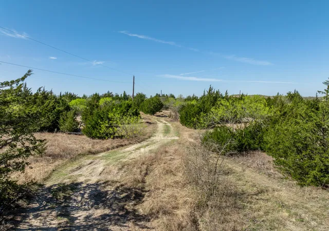 Homes for sale in Avalon, TX | 843 Lake Ridge Rd, Avalon, TX 76623 | MLS# 21217269