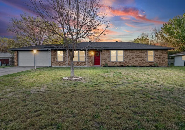 Photo 2 of Sale Pending at 605 Catalina Dr, Waco, TX 76712 | MLS# 21218026 | Listing updated on 2026-07-09