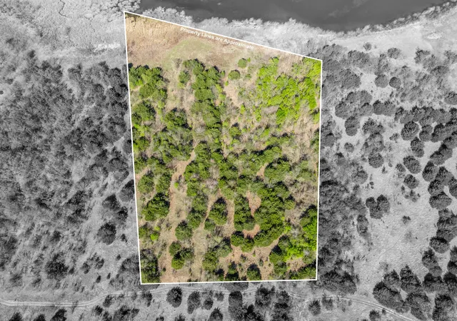 1st image of 930 Lakeside Dr, Waxahachie, TX 75165 | MLS# 21217225
