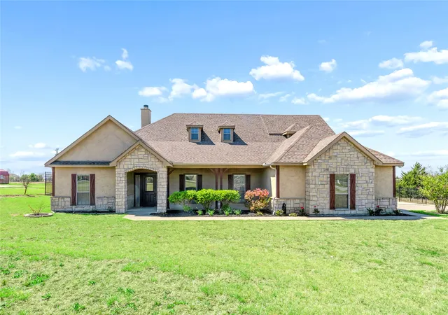 Single family home for sale at 21 Brookhollow Cir, Melissa, TX 75454 | MLS# 21218314