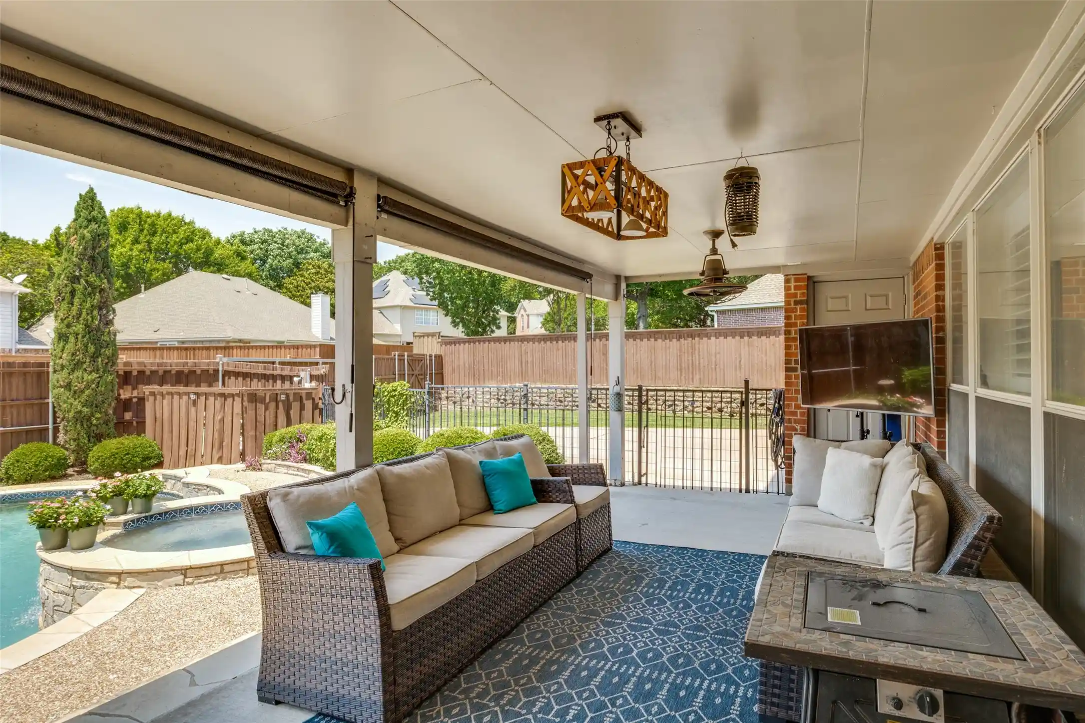 Photo 1 of Sale Pending at 4405 Courtney Ln, Richardson, TX 75082 | MLS# 21215436 | Listing updated on 2026-10-19