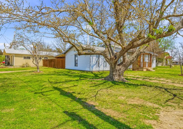 Homes for sale in Hico, TX | 600 E Third St, Hico, TX 76457 | MLS# 21218247