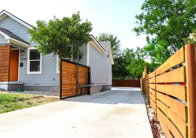 Photo 2 of Multi family home for sale at 3709 Mount Royal St, Dallas, TX 75211 | MLS# 21218384 | Listing updated on 2026-08-03