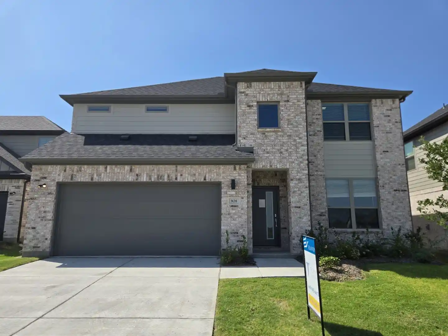 Single family home for sale at 928 Dewy Lake Pl, Lavon, TX 75166 | MLS# 21218623