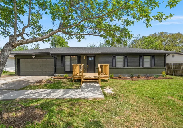 Homes for sale in Robinson, TX | 535 N Stefka Dr, Robinson, TX 76706 | MLS# 21218431