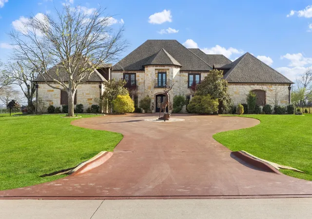 Single family home for sale at 332 Sedona Falls Dr, Sunnyvale, TX 75182 | MLS# 21218604