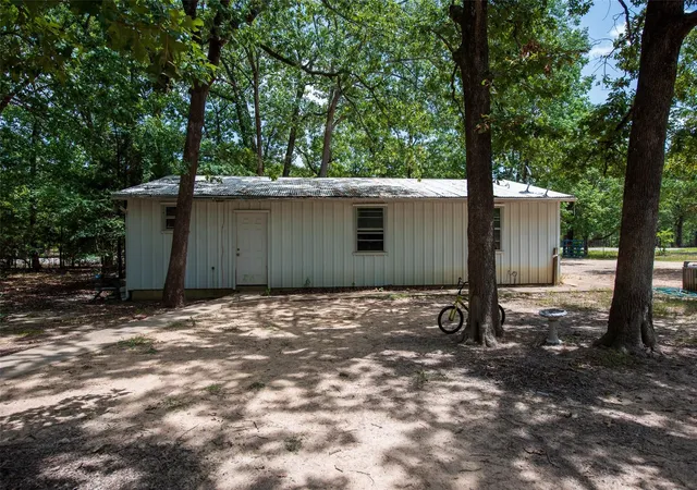 Homes for sale in Paris, TX | 6475 Farm Road 1500, Paris, TX 75460 | MLS# 21218771