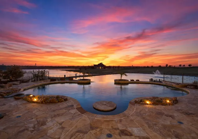 Photo 3 of Mansion for sale at 1572 Rabbit Ridge Rd, Rockwall, TX 75032 | MLS# 21212176 | Listing updated on 2026-08-31