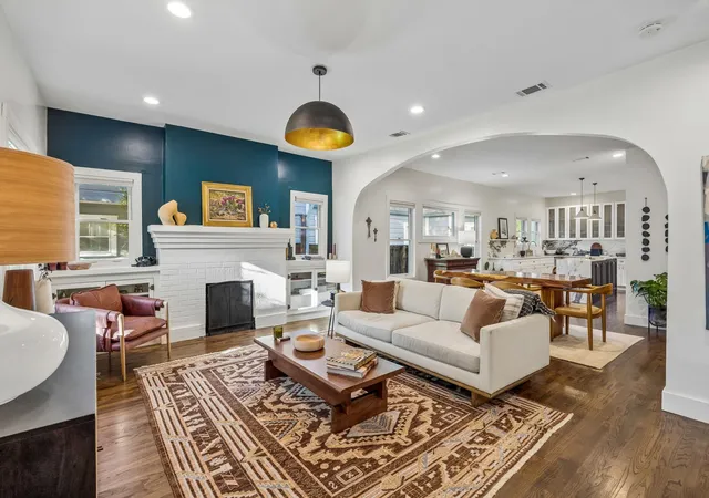 Photo 1 of Sale Pending at 310 N Montclair Ave, Dallas, TX 75208 | MLS# 21218712 | Listing updated on 2026-07-28