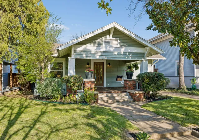 Photo 3 of Sale Pending at 310 N Montclair Ave, Dallas, TX 75208 | MLS# 21218712 | Listing updated on 2026-07-28