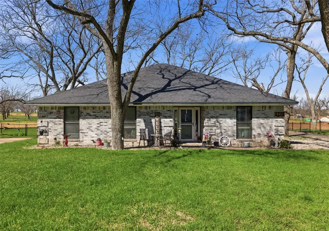 Photo 1 of Single family home for sale at 8715 S Monticello Cir, Granbury, TX 76049 | MLS# 21215861 | Listing updated on 2026-07-25