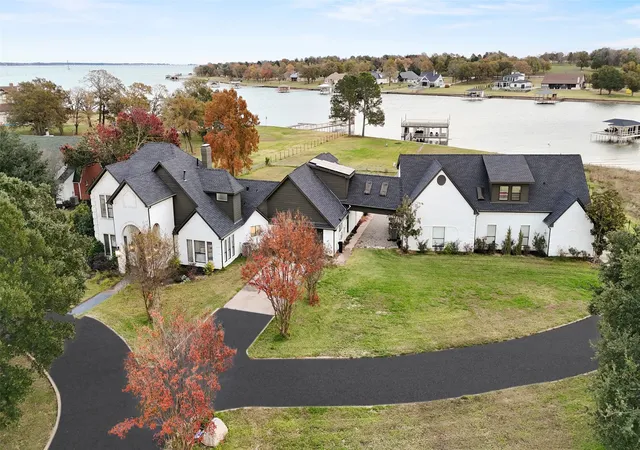 Photo 1 of Mansion for sale at 123 Se County Road 3147, Corsicana, TX 75109 | MLS# 21218518 | Listing updated on 2026-08-25