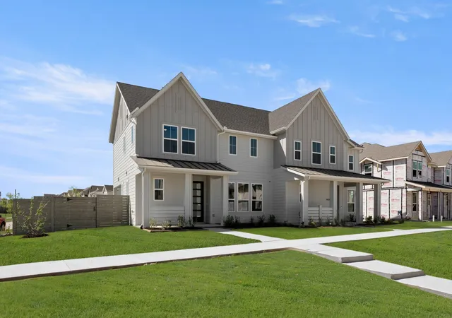 Photo 3 of Single family home for sale at 1601 Laurel Ln, Argyle, TX 76226 | MLS# 21218917 | Listing updated on 2026-10-07