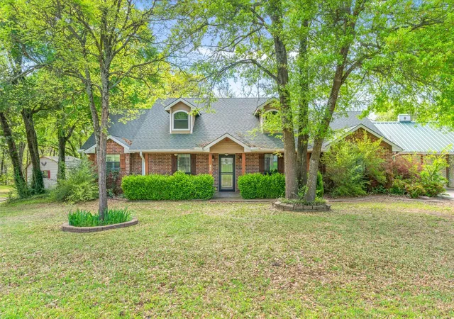 Single family home for sale at 190 Westshore Dr, Wills Point, TX 75169 | MLS# 21218619 | Listing updated on 2026-09-15