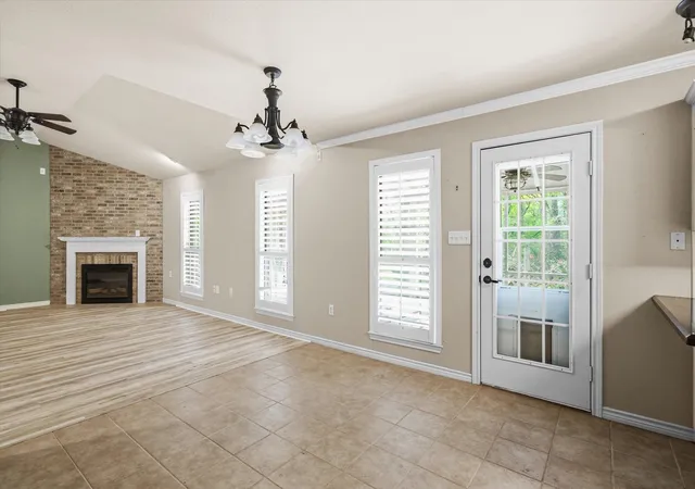 Photo 4 of Single family home for sale at 190 Westshore Dr, Wills Point, TX 75169 | MLS# 21218619 | Listing updated on 2026-09-15