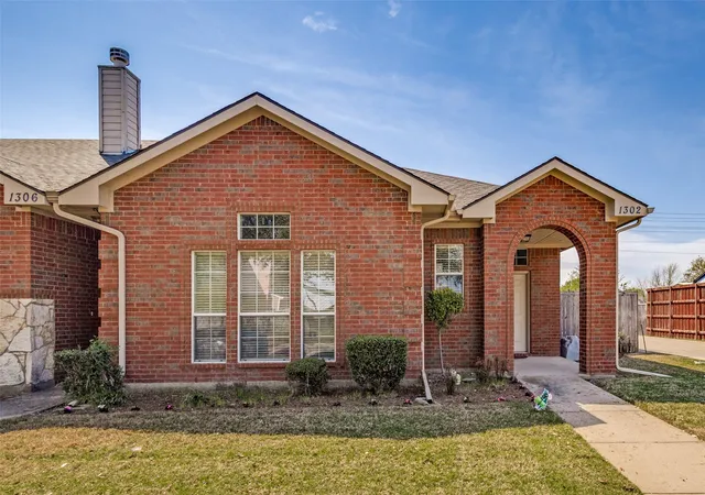 Photo 1 of Condo for sale at 1302 Poinsettia Blvd, Denton, TX 76208 | MLS# 21216823 | Listing updated on 2026-07-19