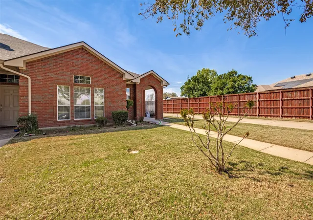 Photo 3 of Condo for sale at 1302 Poinsettia Blvd, Denton, TX 76208 | MLS# 21216823 | Listing updated on 2026-07-19