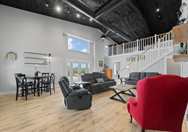 Photo 3 of Single family home for sale at 420 Overlook Dr, Cleburne, TX 76033 | MLS# 21219059 | Listing updated on 2026-09-07
