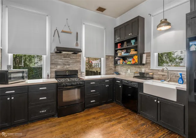 Photo 4 of Single family home for sale at 2011 Highland Ave, Shreveport, LA 71104 | MLS# 21134435 | Listing updated on 2026-08-28