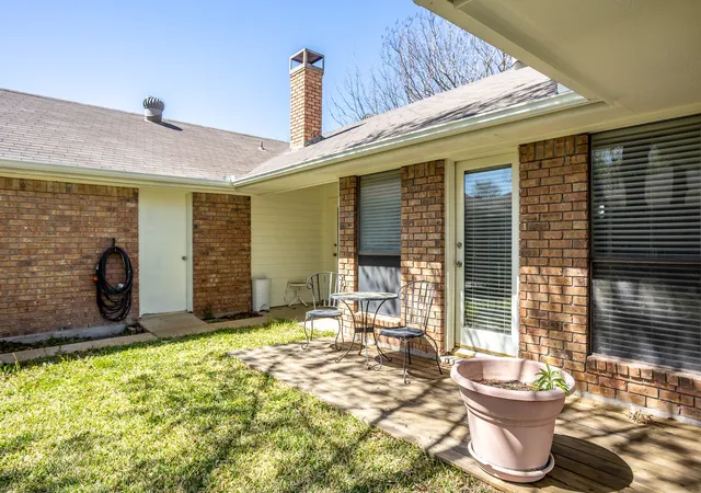 Homes for sale in De Soto, TX | 509 Wisterglen Dr, De Soto, TX 75115 | MLS# 21219099