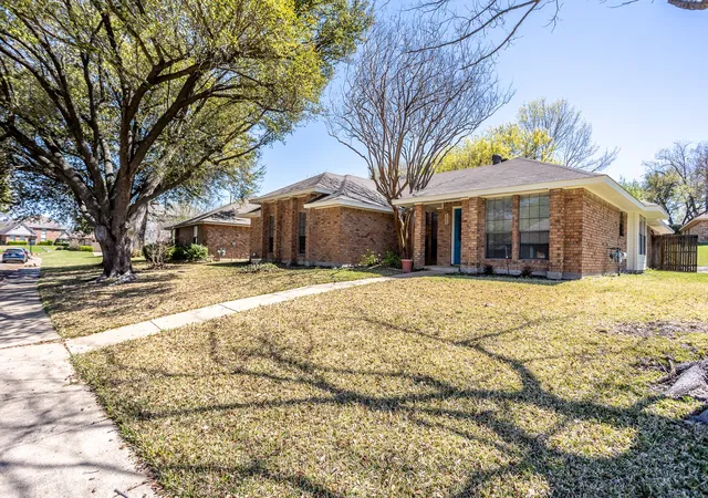 Homes for sale in De Soto, TX | 509 Wisterglen Dr, De Soto, TX 75115 | MLS# 21219099