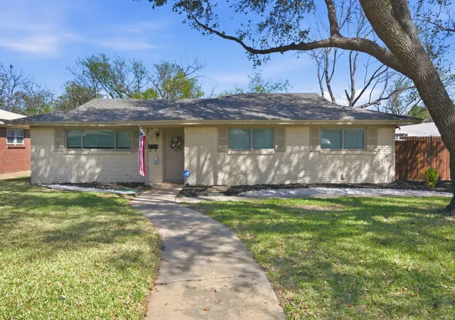 Homes for sale in North Richland Hills, TX | 3608 Northcut Dr, North Richland Hills, TX 76117 | MLS# 21219237