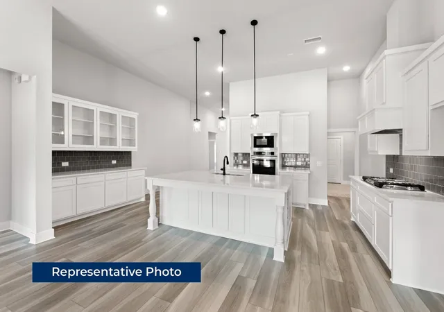 Photo 4 of Sale Pending at 608 Hidden Lakes Dr, De Soto, TX 75115 | MLS# 21219281 | Listing updated on 2026-07-14