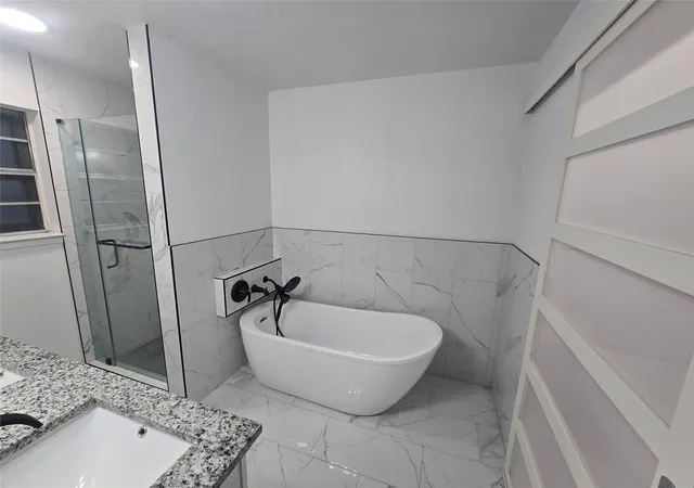 3rd image of 7709 Marlborough Dr W, Fort Worth, TX 76134 | MLS# 21219314