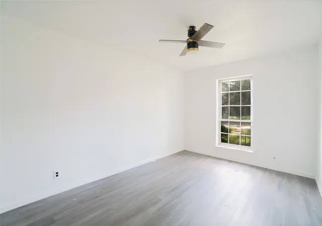 4th image of 7709 Marlborough Dr W, Fort Worth, TX 76134 | MLS# 21219314