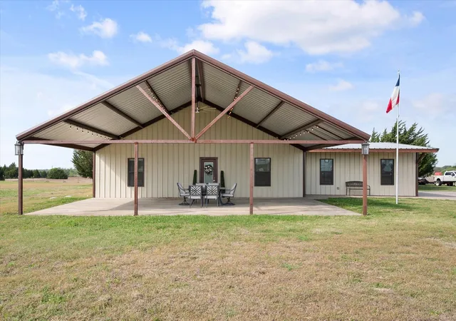 Photo 1 of Single family home for sale at 671 Robnett Rd, Waxahachie, TX 75165 | MLS# 21219298 | Listing updated on 2026-07-08
