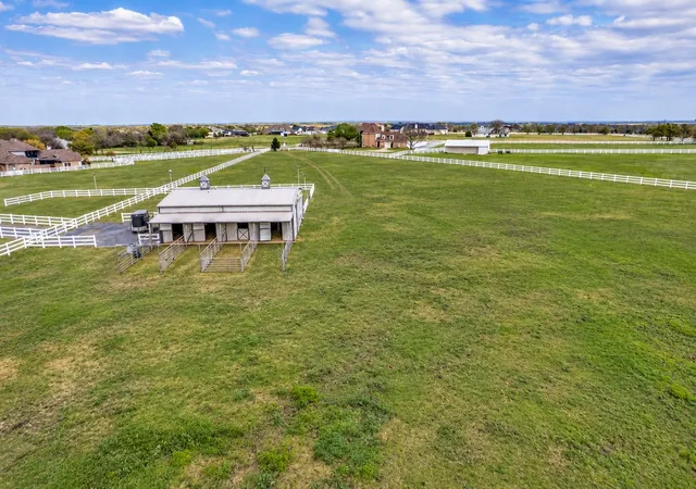 Photo 1 of Land for sale at 136 Parkside Ct, Gunter, TX 75058 | MLS# 21213525 | Listing updated on 2026-10-05
