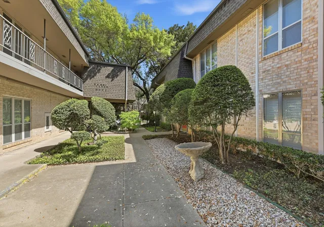 2nd image of 4320 Bellaire Dr S #240W, Fort Worth, TX 76109 | MLS# 21218970