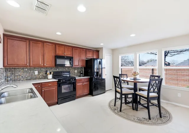 Photo 3 of Single family home for sale at 3060 Oyster Bay Dr, Frisco, TX 75036 | MLS# 21191254 | Listing updated on 2026-08-08