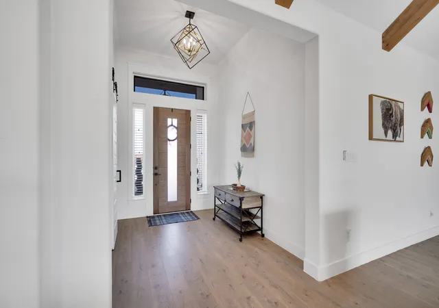 Photo 4 of Sale Pending at 450 Dove Meadow Trl, Waxahachie, TX 75167 | MLS# 21215487 | Listing updated on 2026-07-21