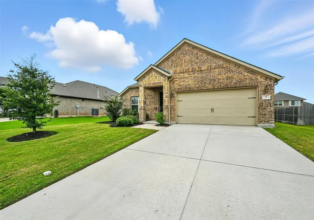 Photo 2 of Single family home for sale at 5 Pheasant Run, Sanger, TX 76266 | MLS# 21213173 | Listing updated on 2026-08-09