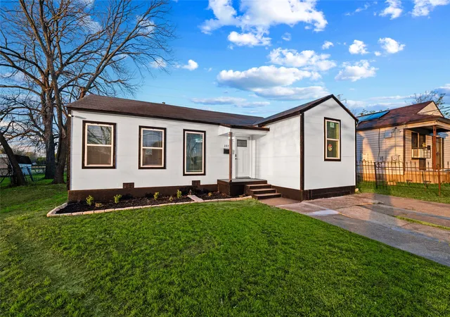 Photo 3 of Single family home for sale at 3071 Sunnyvale St, Dallas, TX 75216 | MLS# 21212760 | Listing updated on 2026-08-26