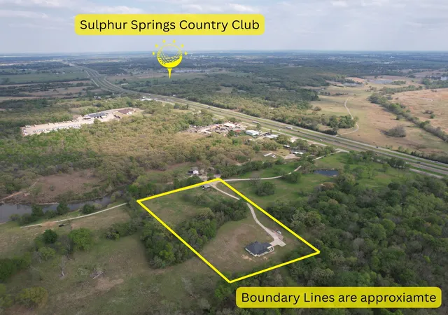 Photo 3 of Single family home for sale at 511 Interstate Hwy 30 E, Sulphur Springs, TX 75482 | MLS# 21211236 | Listing updated on 2026-07-17