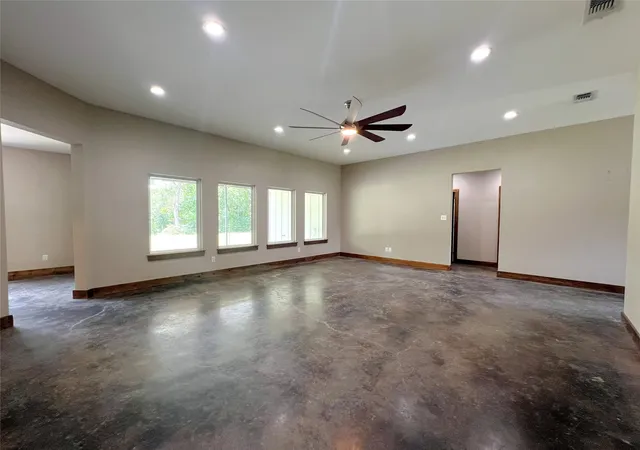 Photo 4 of Single family home for sale at 511 Interstate Hwy 30 E, Sulphur Springs, TX 75482 | MLS# 21211236 | Listing updated on 2026-07-17