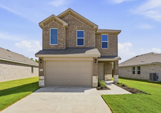 Photo 1 of Sale Pending at 1911 Glory Dr, Bonham, TX 75418 | MLS# 21219776 | Listing updated on 2026-10-07