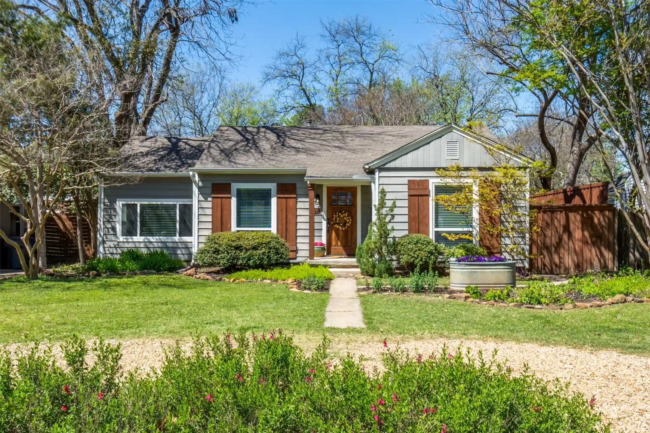 Photo 1 of Sale Pending at 9039 Redondo Dr, Dallas, TX 75218 | MLS# 21210875 | Listing updated on 2026-07-01