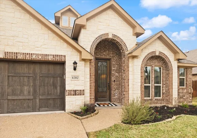 Homes for sale in Mansfield, TX | 4302 Gleneagles, Mansfield, TX 76063 | MLS# 21218709