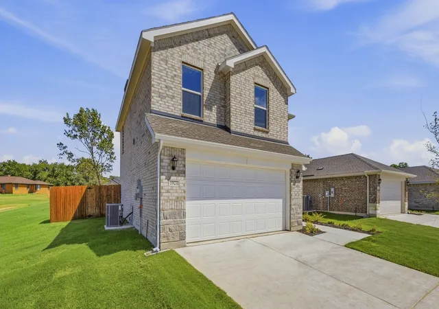 Photo 3 of Single family home for sale at 1921 Glory Dr, Bonham, TX 75418 | MLS# 21219798 | Listing updated on 2026-10-06