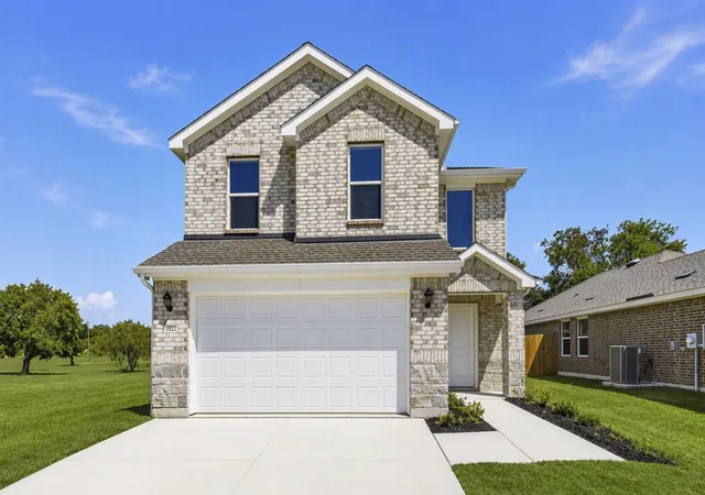 Photo 3 of Single family home for sale at 1921 Glory Dr, Bonham, TX 75418 | MLS# 21219798 | Listing updated on 2026-10-06